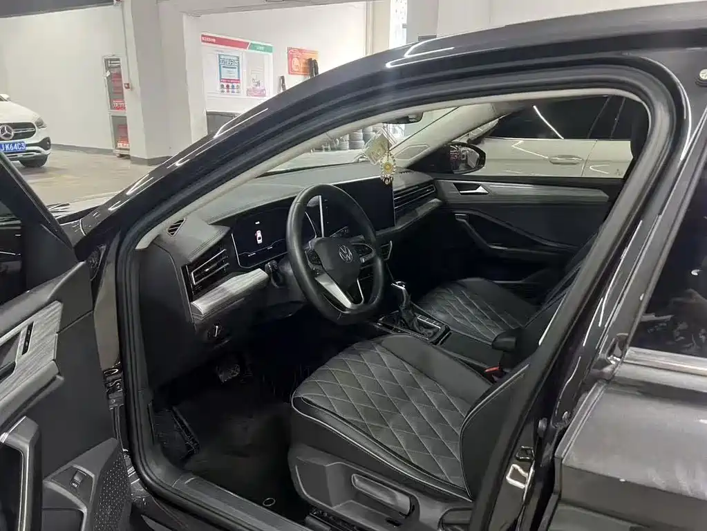 Volkswagen Sagitar 2022