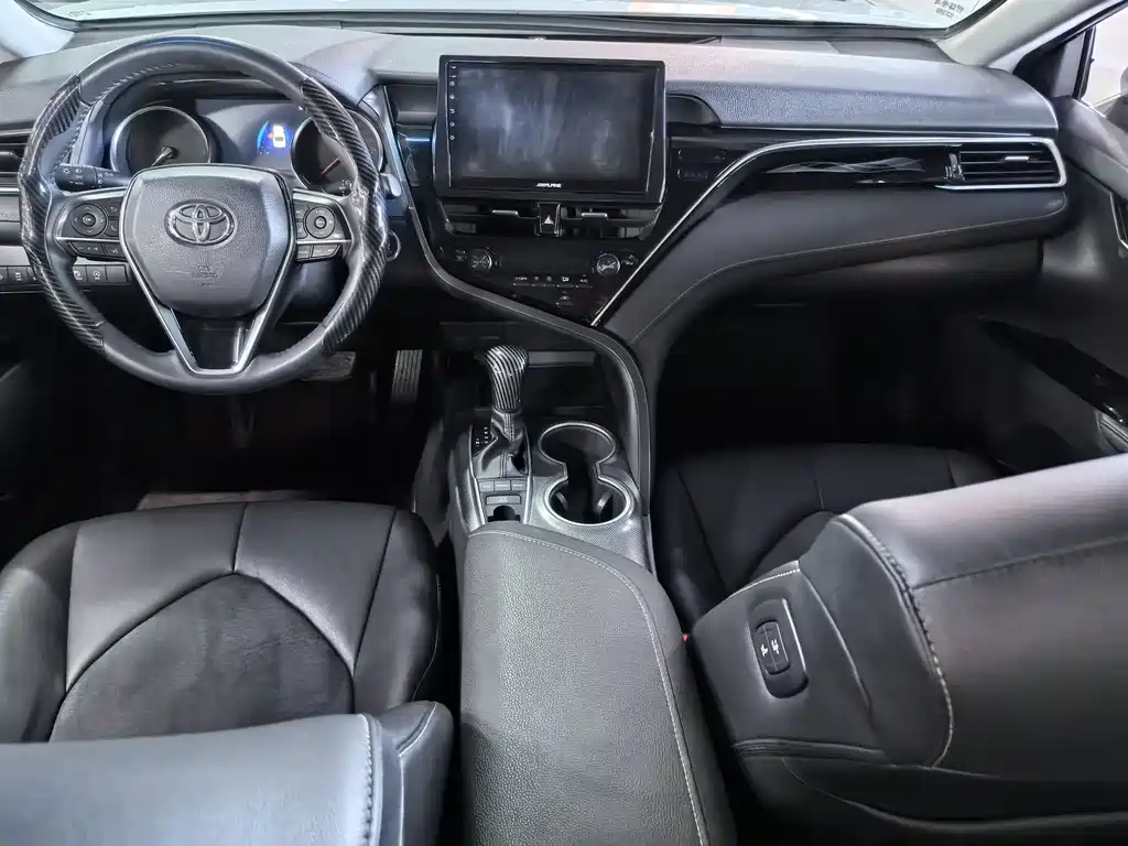 Toyota Camry 2022 — фото 11