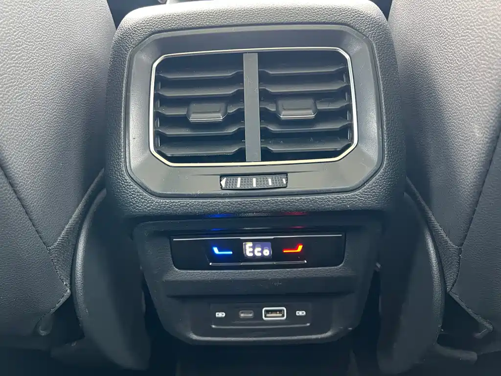 Volkswagen Tiguan L PHEV 2022 — фото 10
