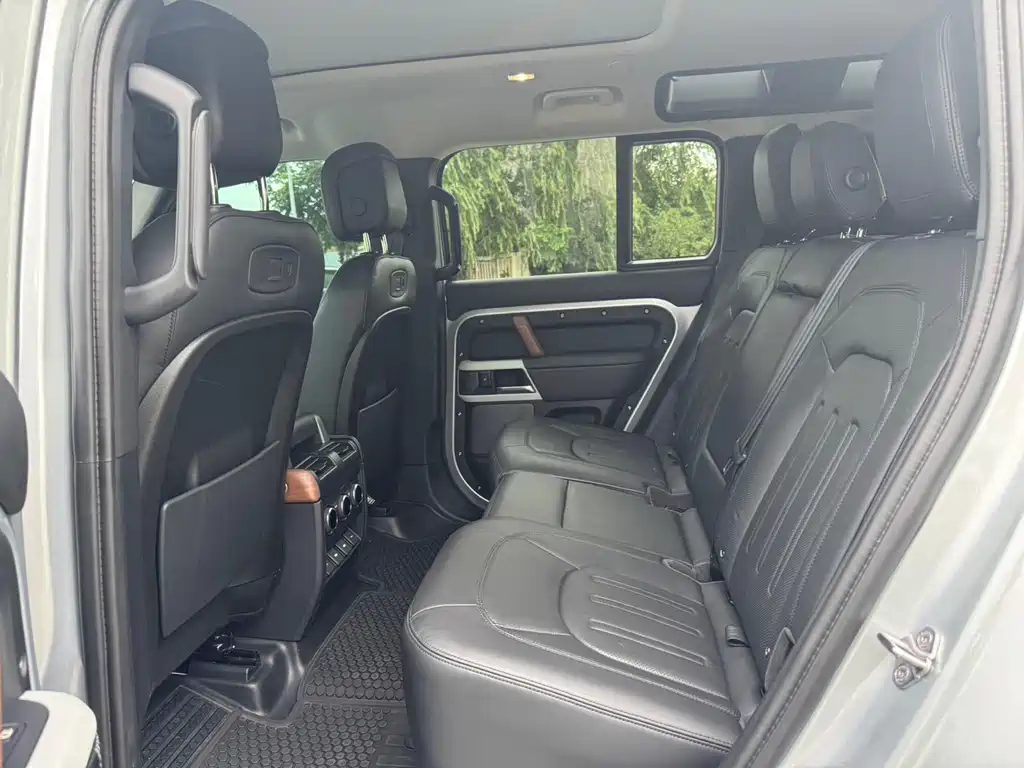 Land Rover Defender 2020 — фото 9