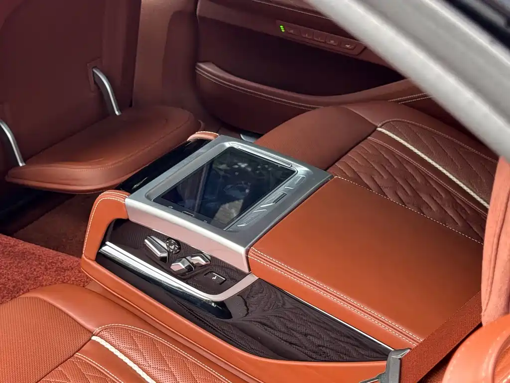 BMW 7 Series 2020 — фото 16