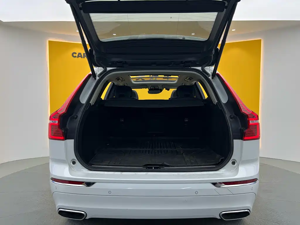 Volvo XC60 2021 — фото 25