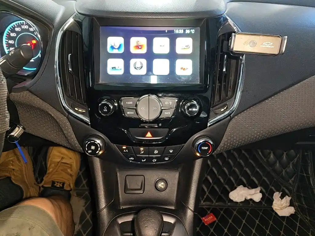 Chevrolet Cruze 2015 — фото 13