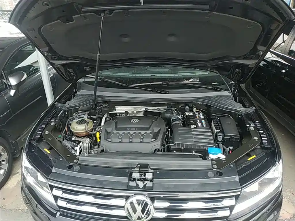 Volkswagen Tiguan L 2020 — фото 20