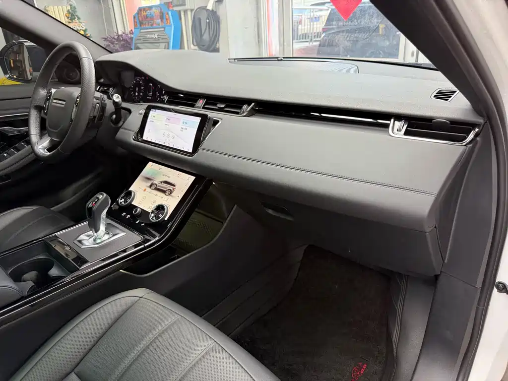 Land Rover Evoque 2021 — фото 39