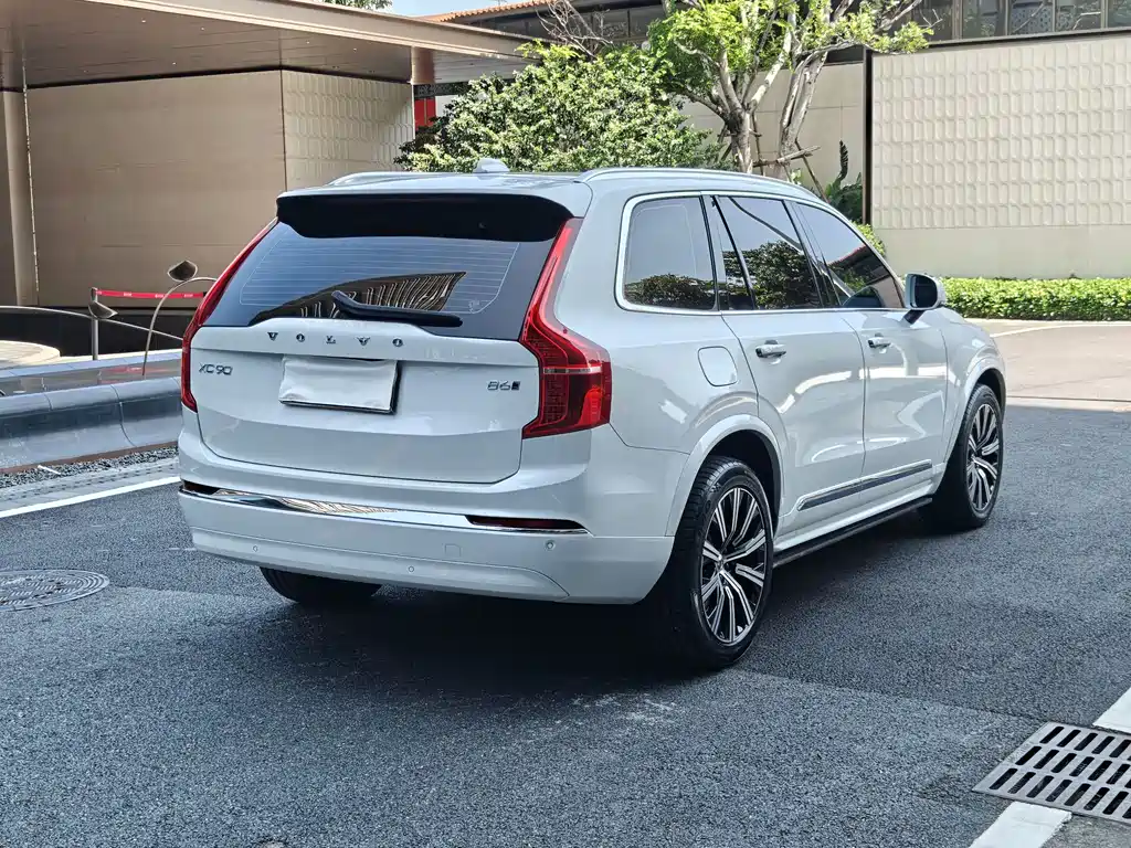 Volvo XC90 2023 — фото 4