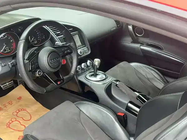 Audi R8 2012