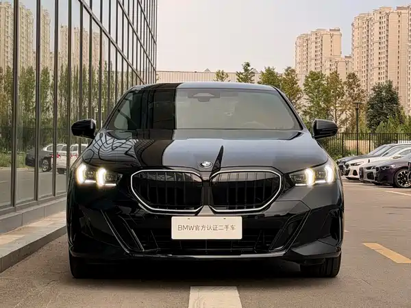 BMW 5 Series 2025