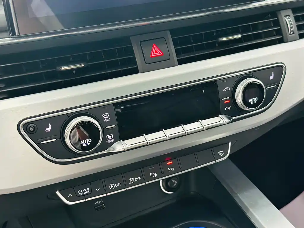 Audi A4L 2021 — фото 14
