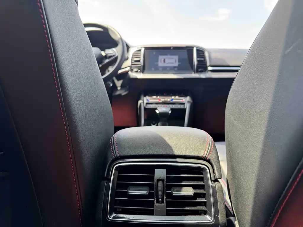 Skoda Karoq 2023 — фото 18