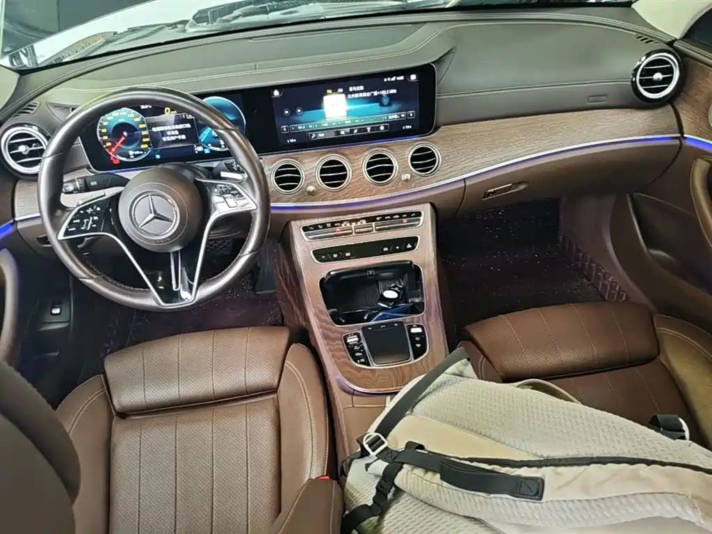 Mercedes-Benz E-Class 2022 — фото 10