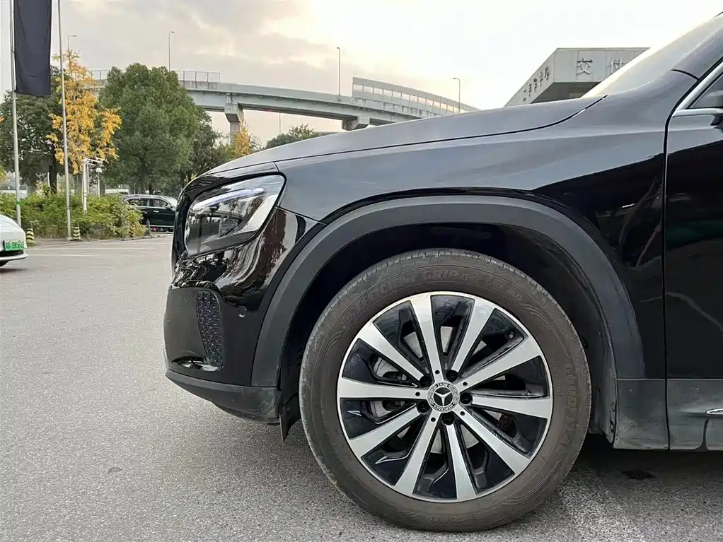 Mercedes-Benz GLB 2024 — фото 11