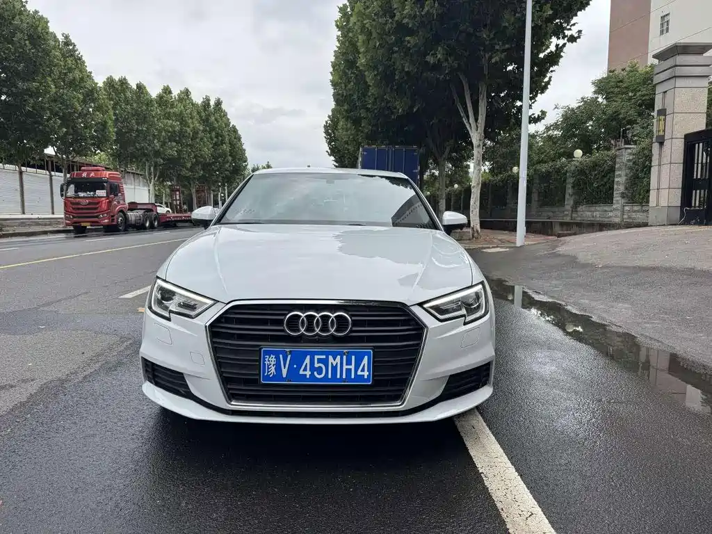 Audi A3 2018 — фото 5