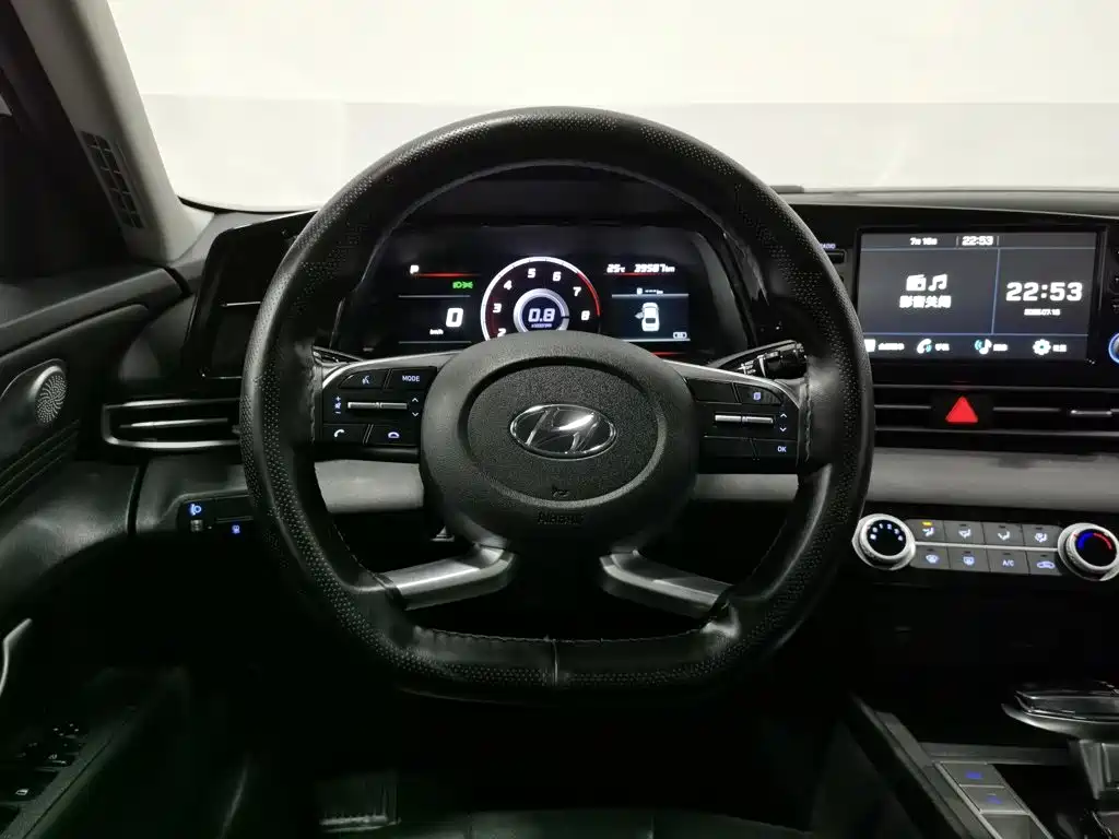 Hyundai Elantra 2020 — фото 11