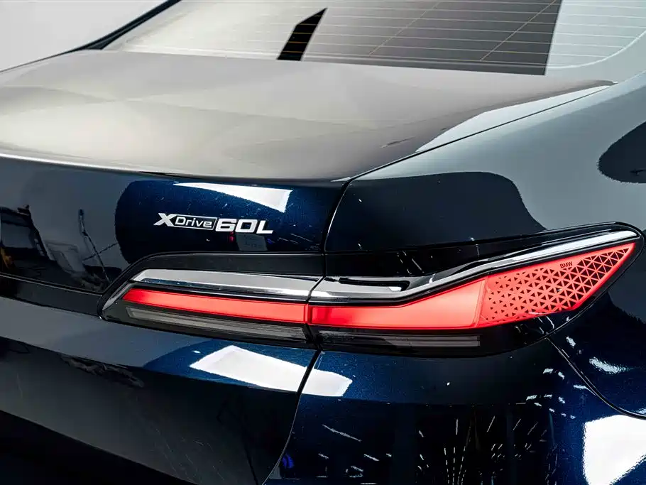 BMW i7 2025 — фото 8