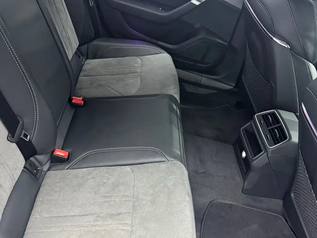 Audi A6L 2022