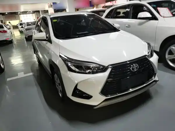 Toyota Yaris L 2021