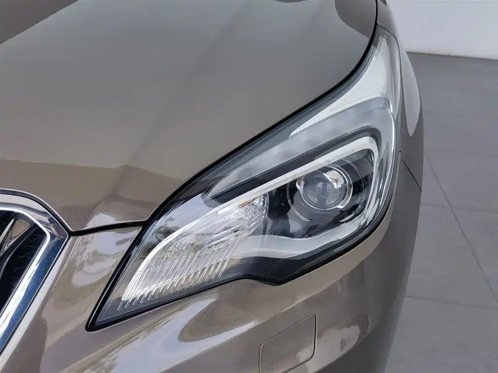 Buick Envision Plus 2016 — фото 7