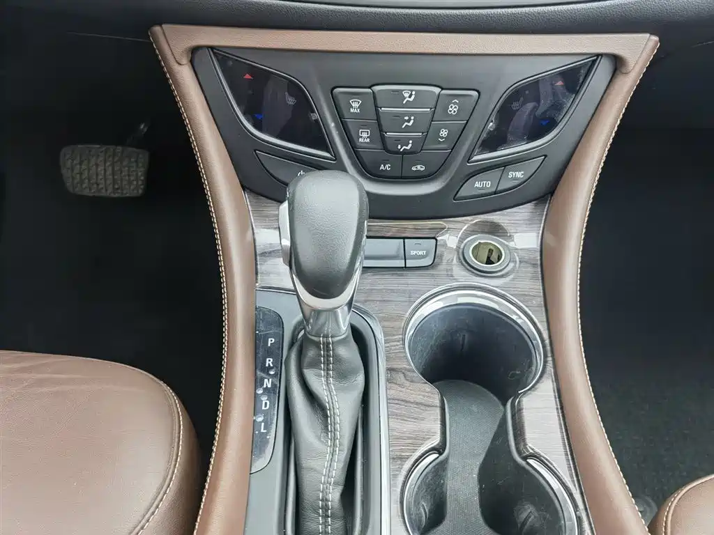 Buick Envision Plus 2016 — фото 13