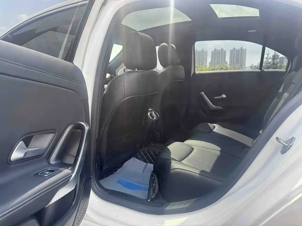 Mercedes-Benz A-Class 2022 — фото 8