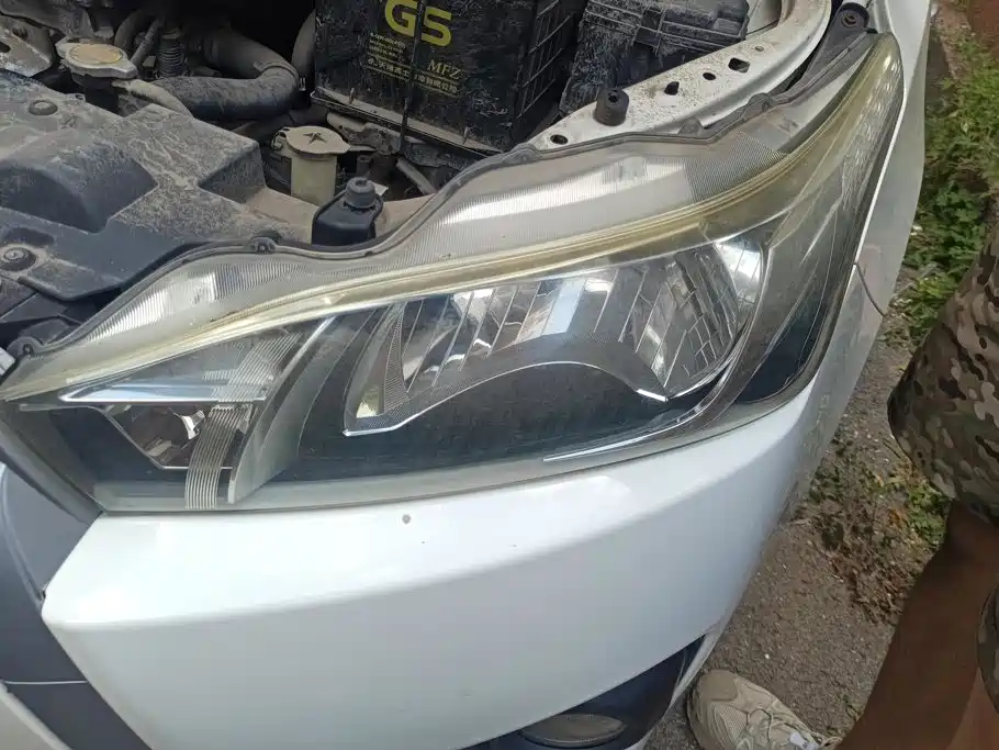 Toyota Yaris L 2014