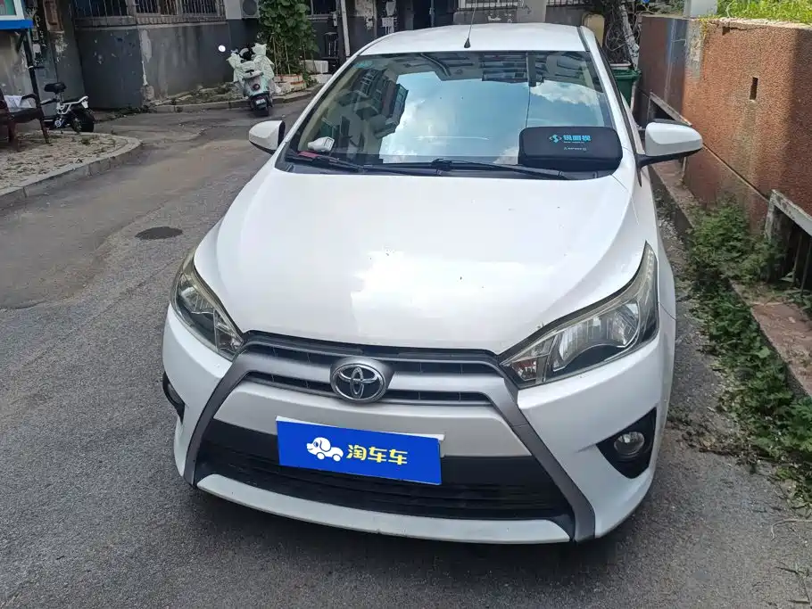 Toyota Yaris L 2014