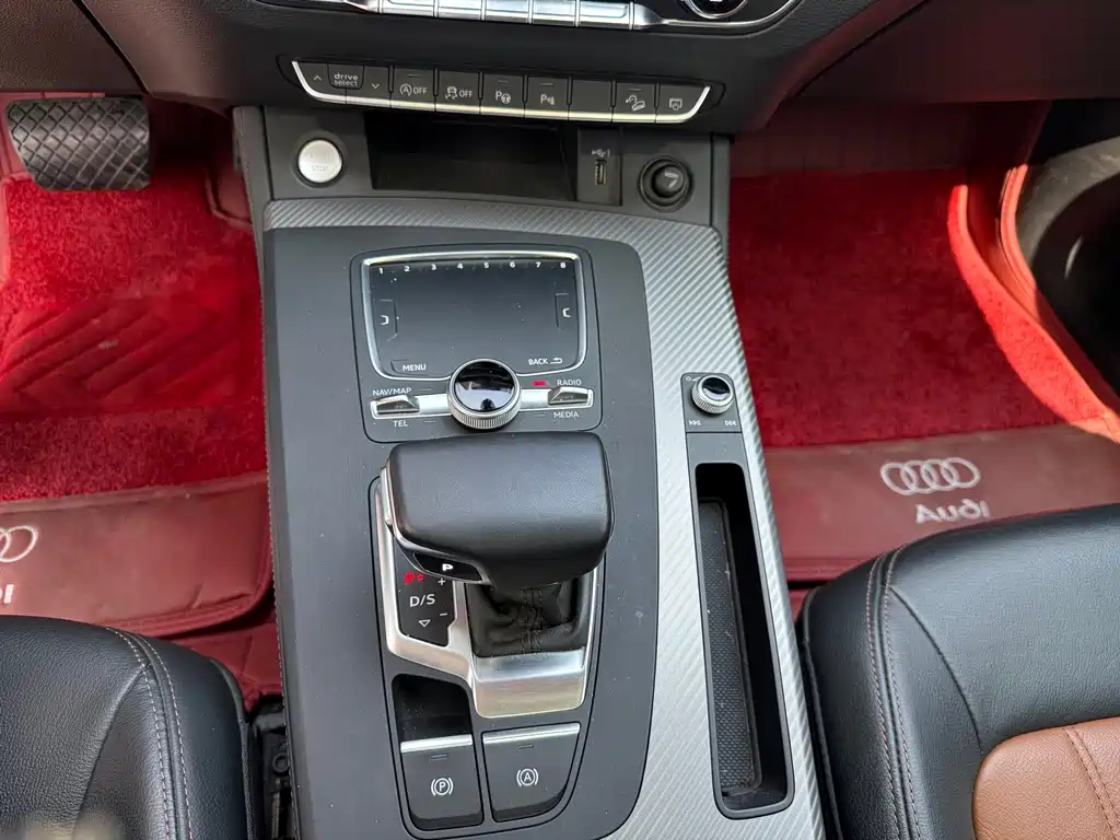 Audi Q5L 2020 — фото 9