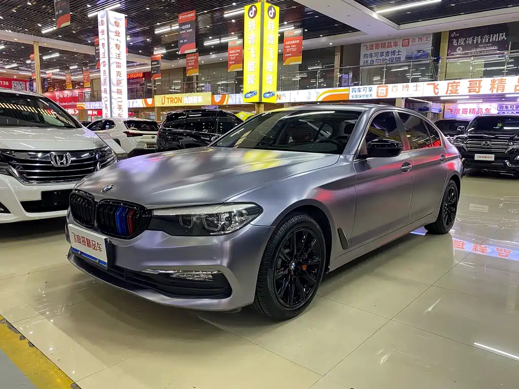 BMW 5 Series 2018 — фото 1