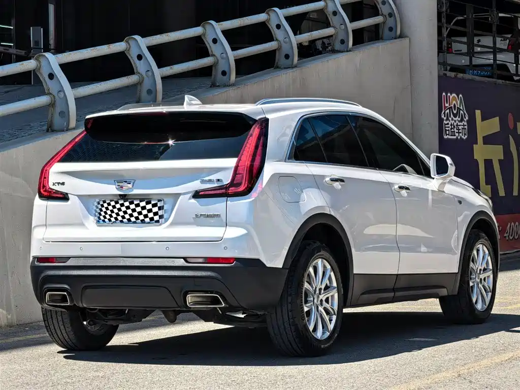 Cadillac XT4 2022 — фото 5