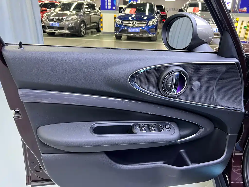 MINI Clubman 2018 — фото 13