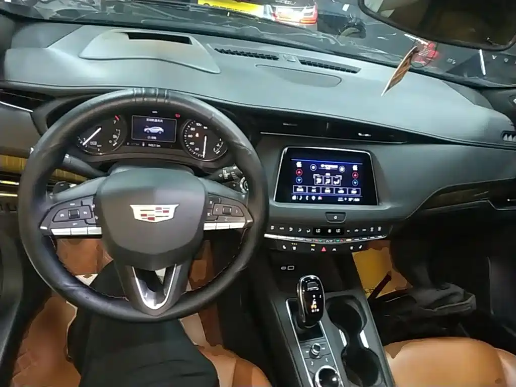 Cadillac XT4 2021 — фото 10