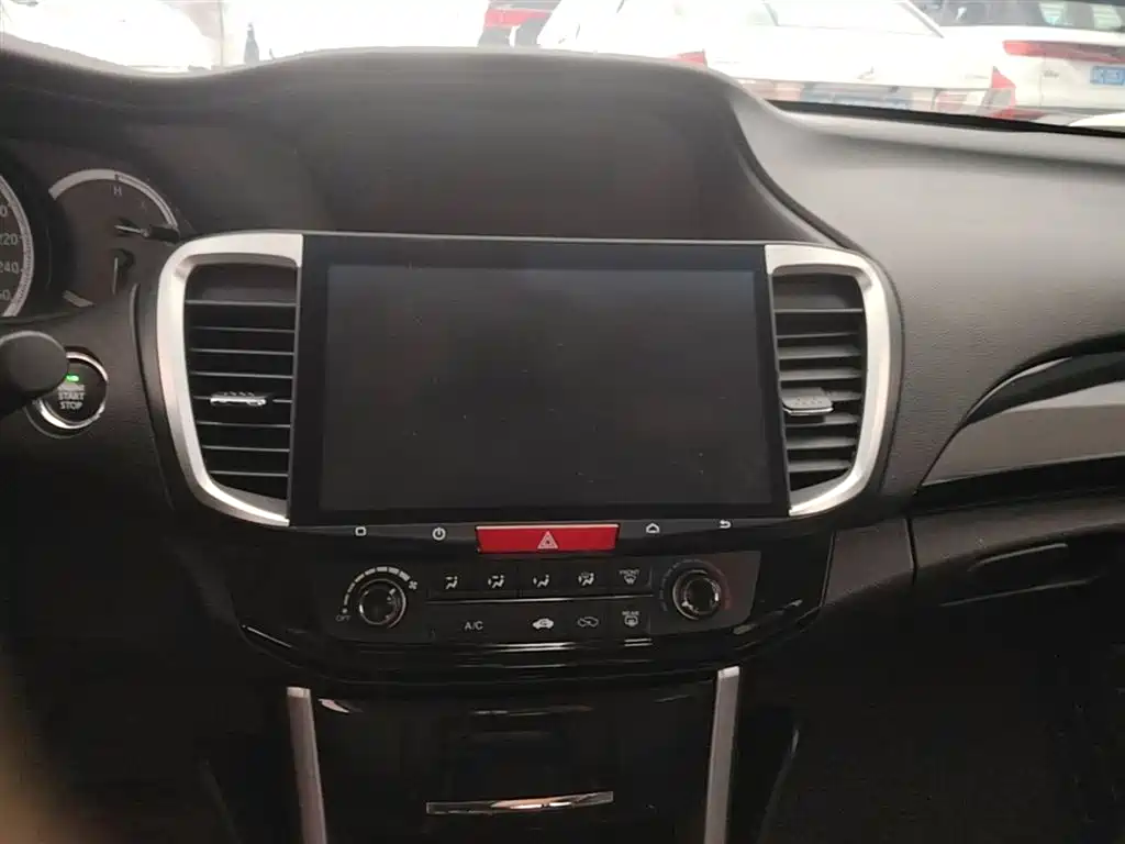 Honda Accord 2017 — фото 13