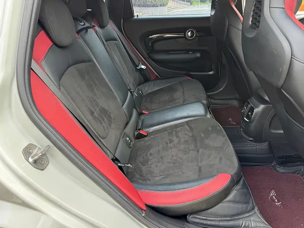 MINI Clubman 2019 — фото 12