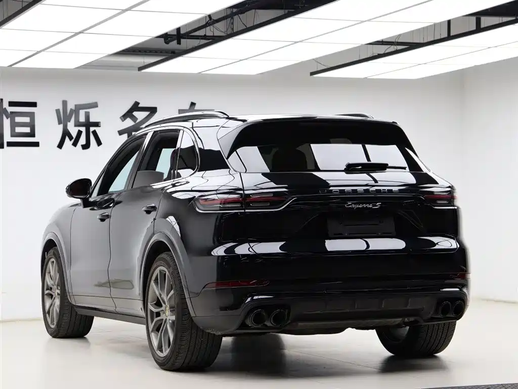 Porsche Cayenne 2022 — фото 31