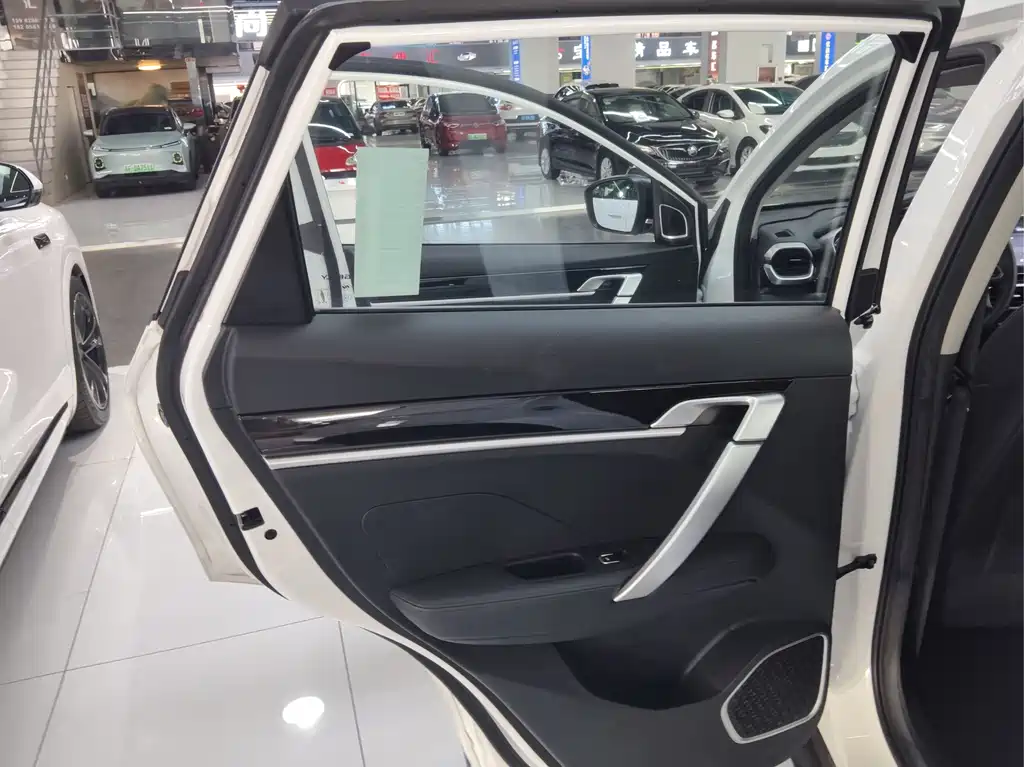 Geely Binyue 2025