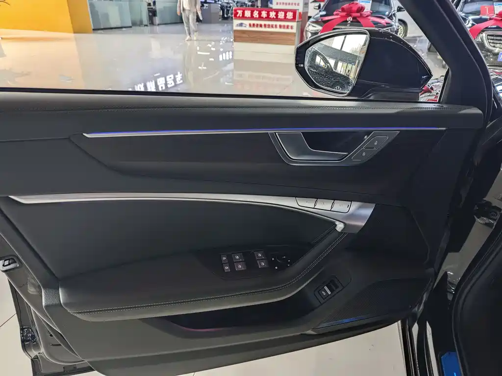 Audi A6L 2025 — фото 4