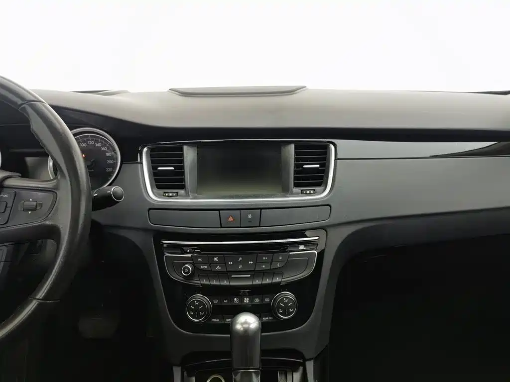 Peugeot 508 2015 — фото 12