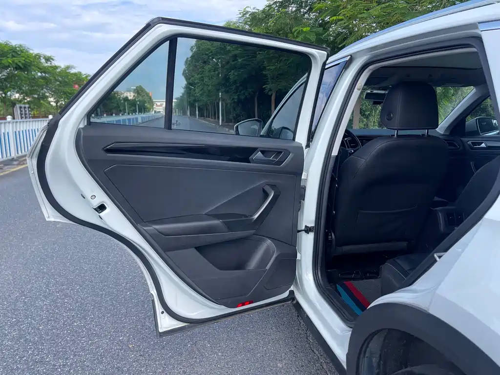 Volkswagen T-Roc 2022 — фото 30