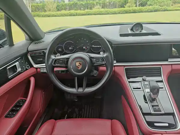 Porsche Panamera 2023
