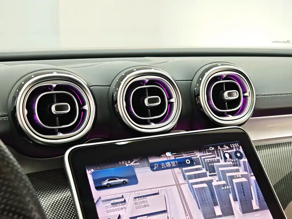 Mercedes-Benz C-Class 2024 — фото 16
