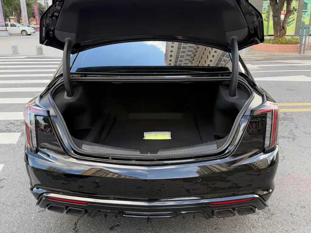 Cadillac CT5 2023 — фото 10