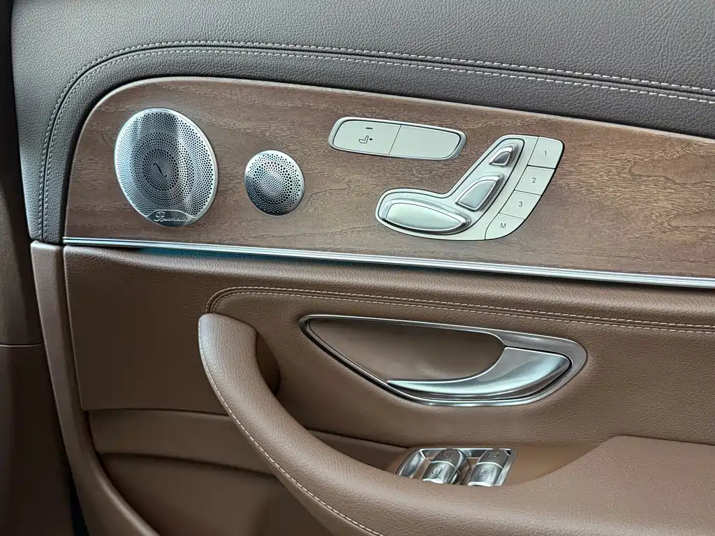 Mercedes-Benz E-Class 2020 — фото 14