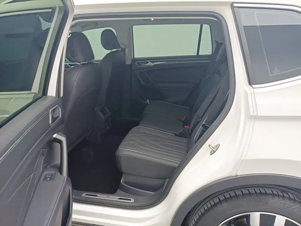 Volkswagen Tiguan L 2022