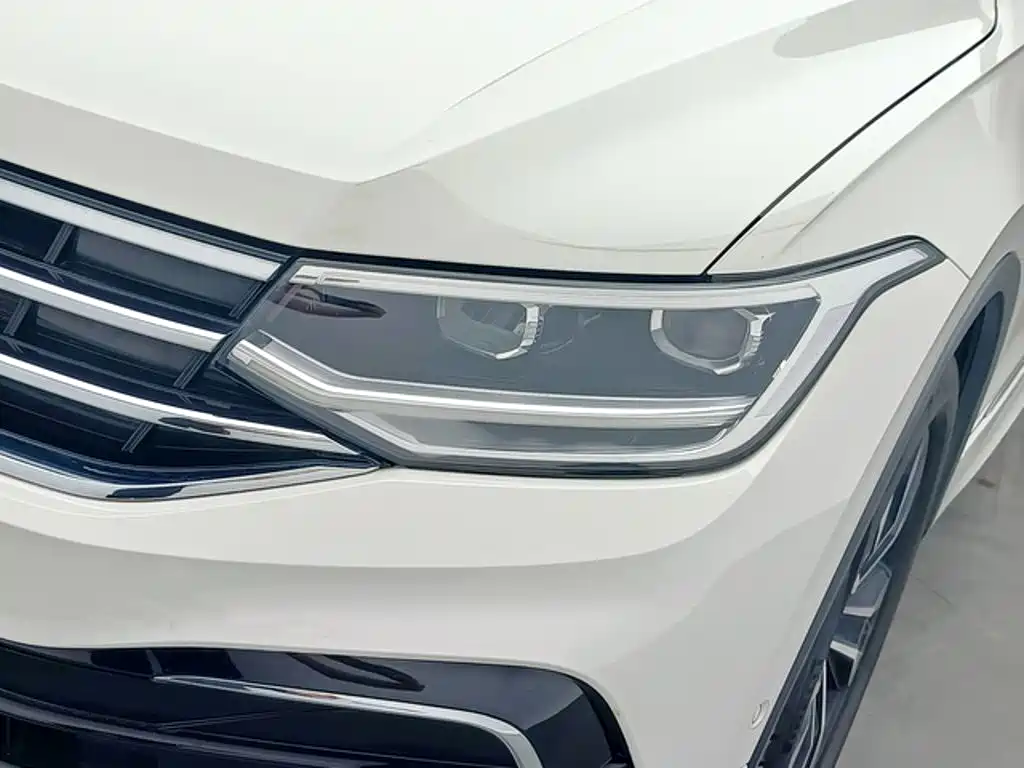 Volkswagen Tiguan L 2022 — фото 12