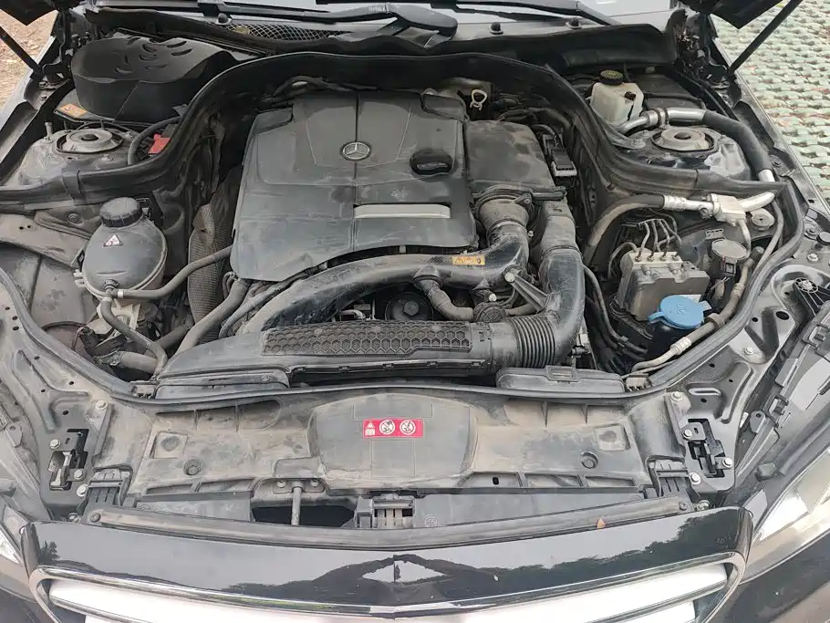 Mercedes-Benz E-Class 2015 — фото 10