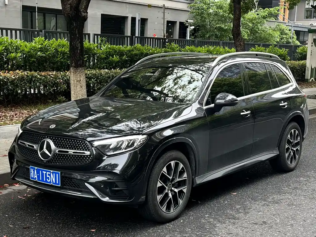 Mercedes-Benz GLC 2023 — фото 1