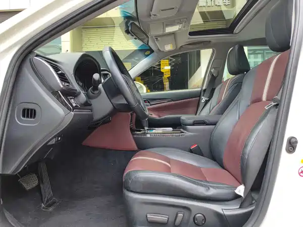 Toyota Crown 2017
