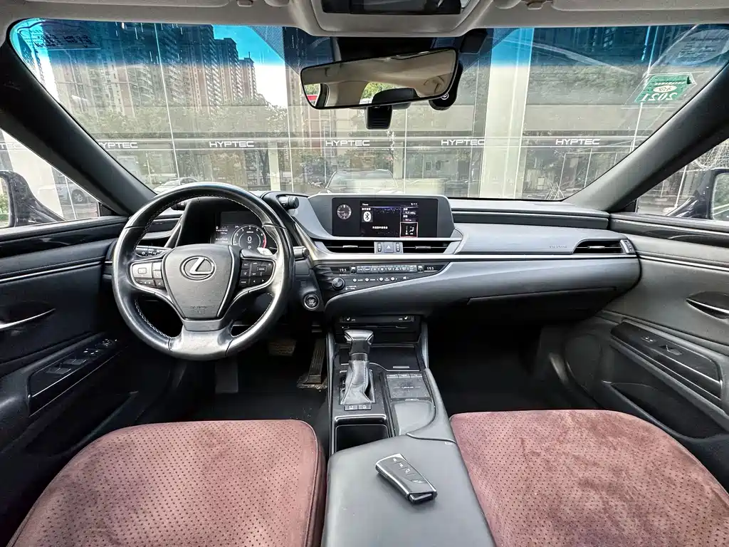 Lexus ES 2019 — фото 9