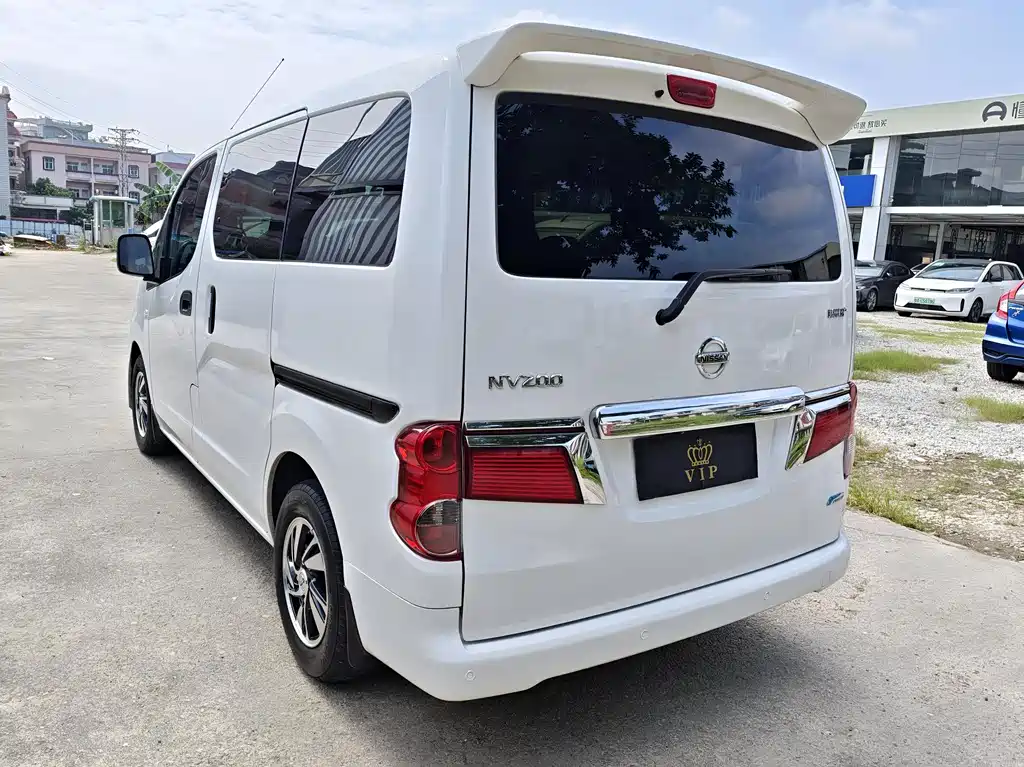 Nissan NV200 2016 — фото 6