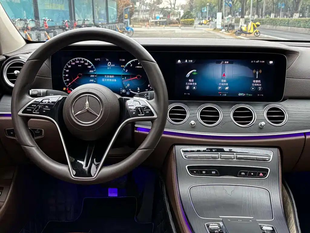 Mercedes-Benz E-Class 2023 — фото 7